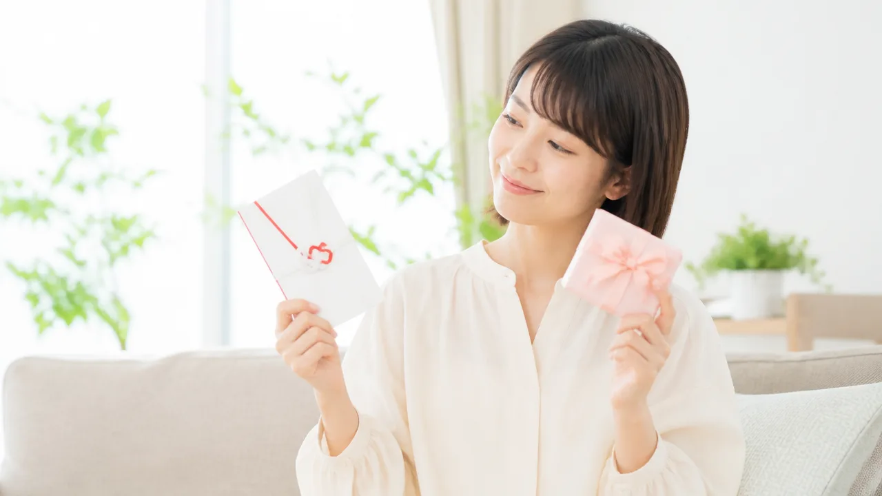 七五三の姪っ子へのお祝い相場は?渡す時期や喜ばれる贈り物も紹介