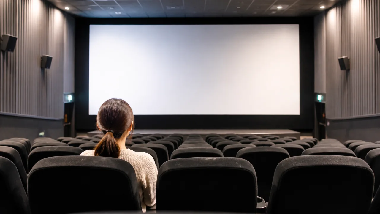 映画館で見やすい位置はどこ?座席選びのポイントをわかりやすく解説