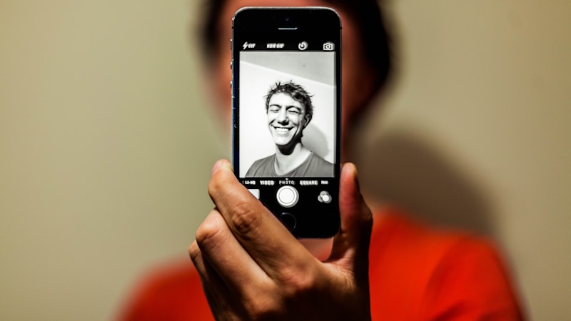 写真写りで顔がふくらんで見える理由は?すっきり見せるコツをやさしく紹介